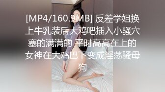 家庭摄像头偷拍大奶少妇自慰，还时不时挑逗可爱小泰迪