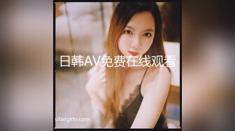 酒店盗摄，四眼文静小美女，赤裸酮体，很想做爱，脚脚撩逗男友鸡巴，寻求身体摩擦，那副饥渴样子真是欲火焚身！