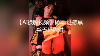 商场女厕近距离偷窥牛仔裤美女的一线小美鲍