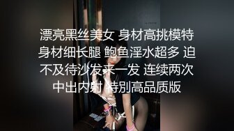 青春活力连衣裙邻家妹妹,穿着衣服快乐跳舞,慢慢脱光光秀身材