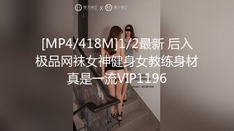 变态老公求老婆在儿子面前露逼 故意把儿子房门打开 在客厅操老婆故意给儿子听