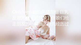 [MP4/ 233M] 熟女妈妈 精神小伙和妈妈边操边缠绵互吻 趴在妈妈丰腴的身上大力抽插 只听啪啪作响