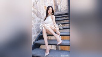 女友要震动棒和鸡巴双管齐下