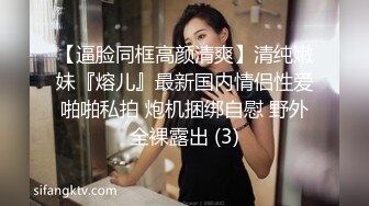 和新婚不久的老婆在客厅