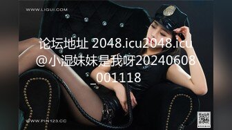 骚妻卫生间勾引我 我施展金手指让她爽的受不了 把着美臀后入一顿狂插爆操 像这样的小骚货必须用大屌征服她