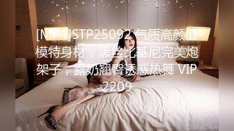 清纯美少女在家自慰嫩穴喷水,老公快插我 想让你们干我